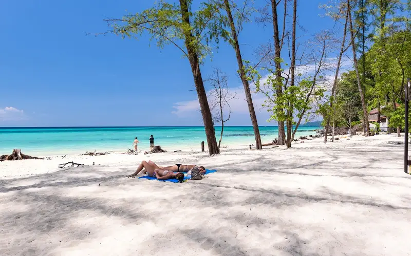 Bamboo Island oferece calma rara longe do agito de Phi Phi
