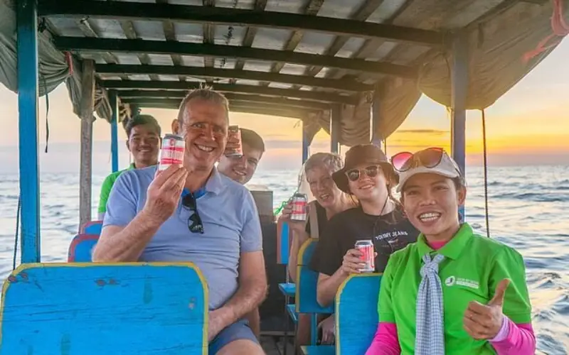 Visite o Tonle Sap entre novembro e fevereiro