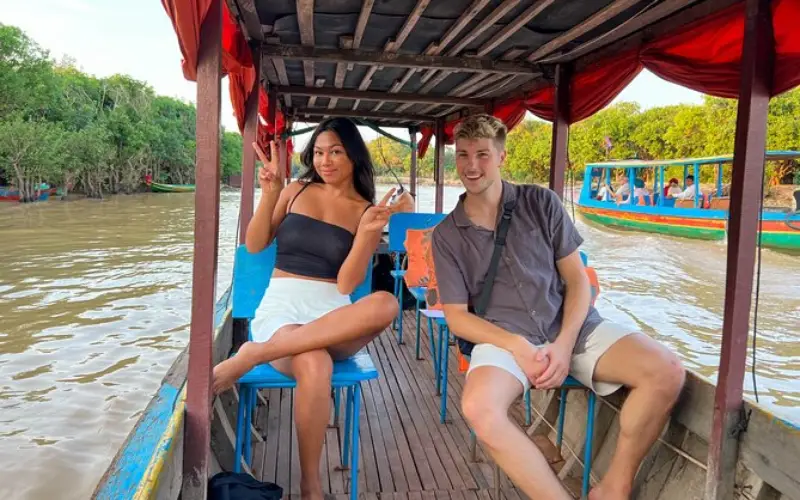 Explore o Tonle Sap em passeios de barco