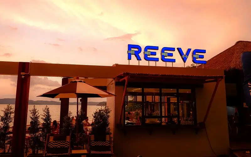 Drinks ao por do sol no Reeve criam clima perfeito