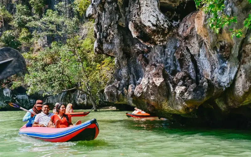 James Bond Island tem falésias de calcário