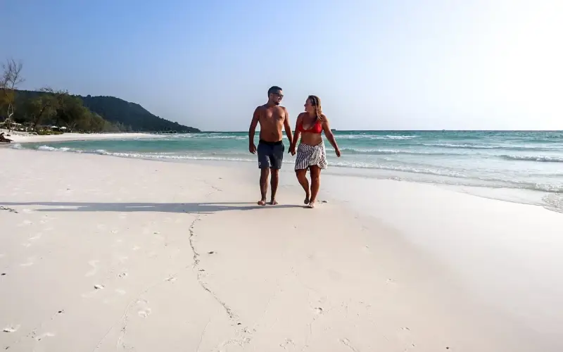 Koh Rong é refúgio tropical de águas claras e areias brancas