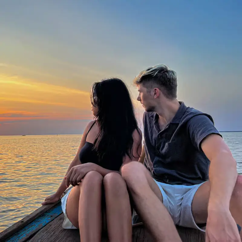 Desfrute do pôr do sol no Tonle Sap