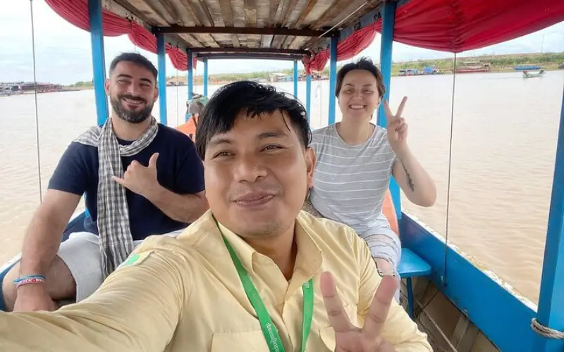 Explore Chong Khneas e vivencie a vida sobre a água