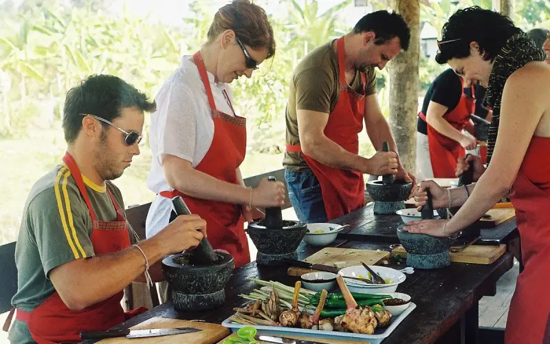 Aprenda receitas locais em aulas de culinaria thai