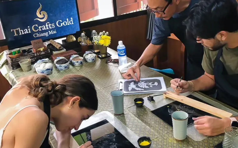 Crie lembranças artesanais em oficina tradicional