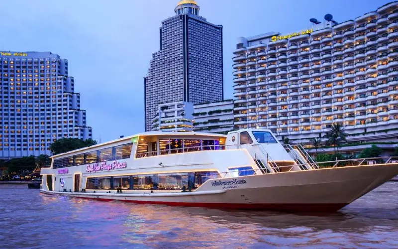 Jantar em cruzeiro pelo Chao Phraya mostra Bangkok à noite