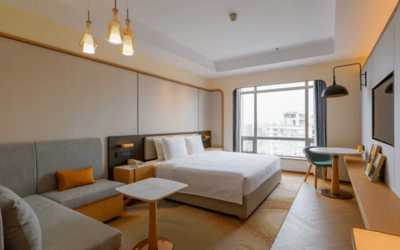 Holiday Inn Chongqing Guanyinqiao by IHG