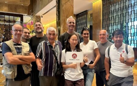 Detrás de un viaje televisivo de gran escala: Mundo Asia Tours y el bloque China de Por el Mundo