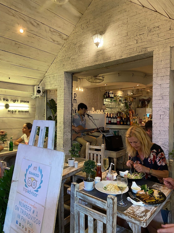 ACQUA Restaurant cria clima memorável com música