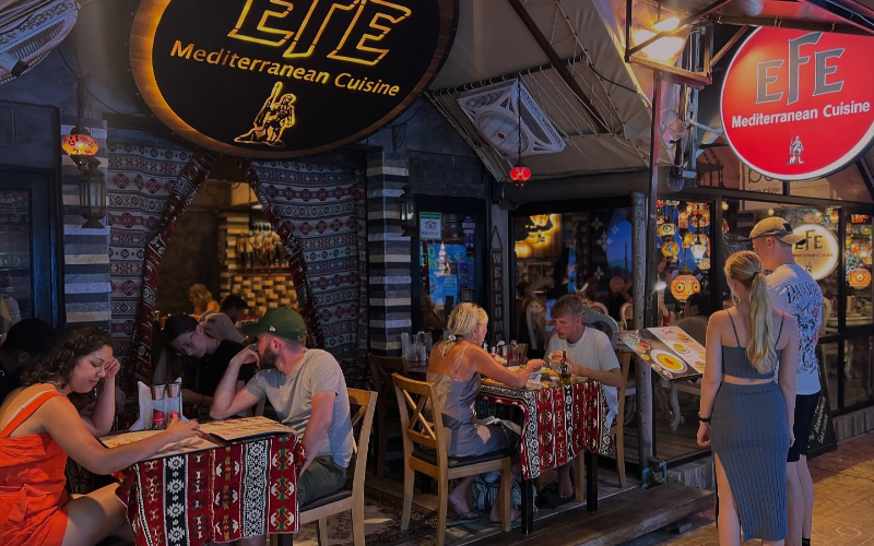 Efe Mediterranean se destaca por gastronomia e design