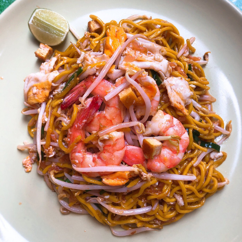 Only Noodles serve porções generosas com muito camarão