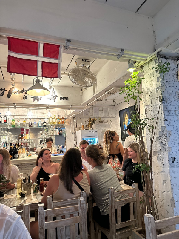 Hóspedes vivem momentos inesquecíveis com amigos