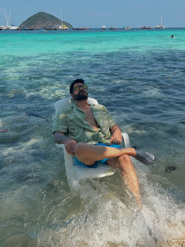 Relaxe nas praias tranquilas das Ilhas Coral e Racha