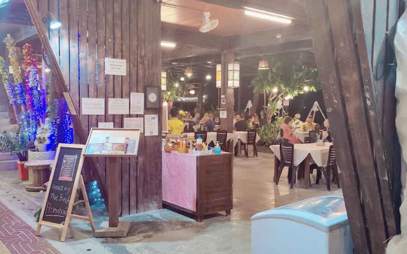 Layout amplo e ventilado garante conforto à refeição