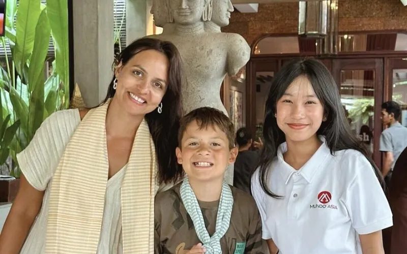 Guias em português brasileiro com suporte 24/7 via WhatsApp