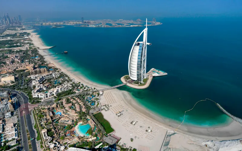 Dubai é uma cidade famosa por sua arquitetura moderna e estilo de vida luxuoso