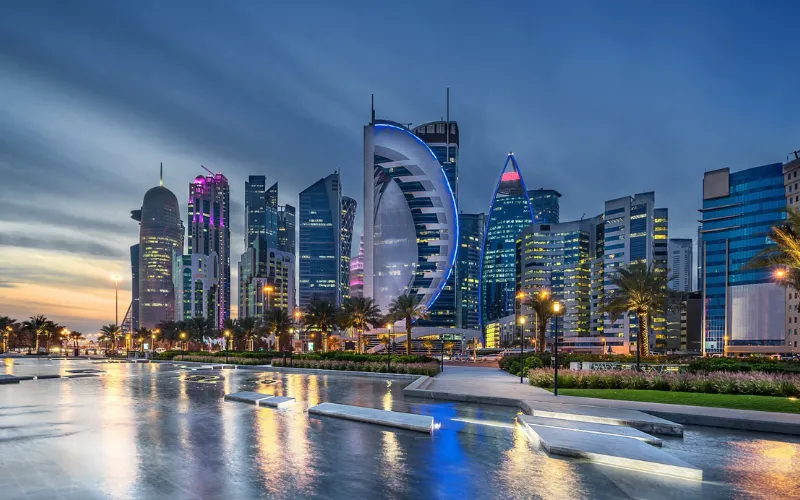 Doha se destaca por seu impressionante skyline moderno e arquitetura de classe mundial.