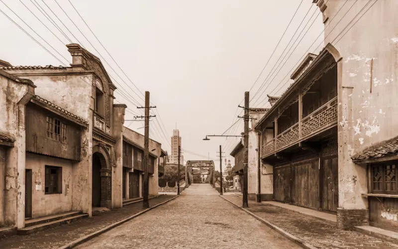 Wat Chedi Luang na Cidade Antiga de Chiang Mai, um templo histórico que reflete a herança do antigo Reino de Lanna
