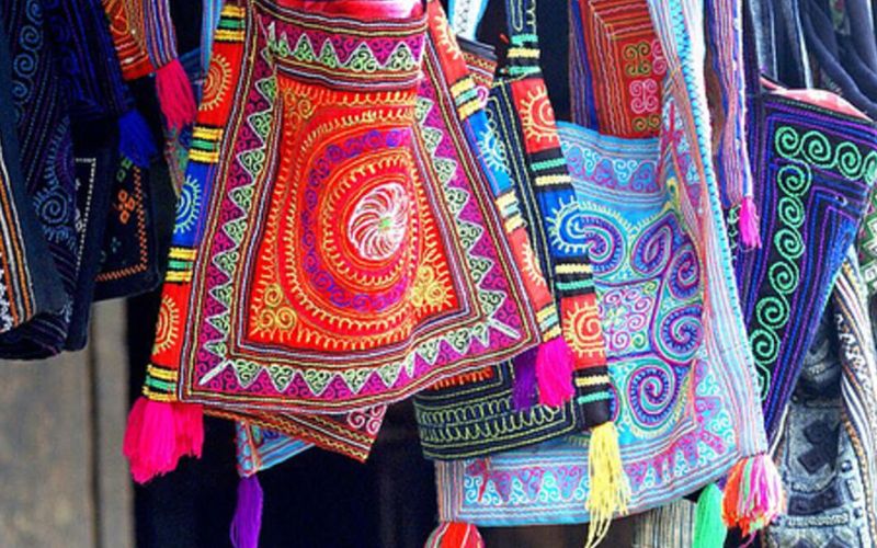 Bolsas coloridas práticas de Bali