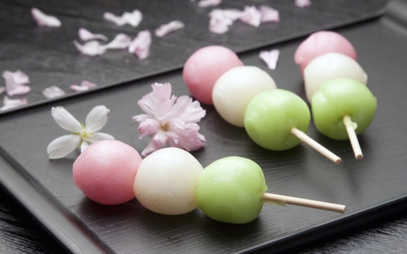 Doces japoneses artísticos sazonais delicados