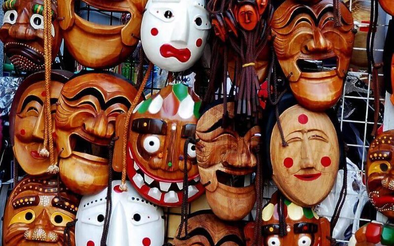 Máscaras tradicionais das danças balinesas