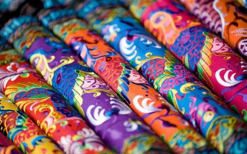 Seda chinesa une elegância e tradição
