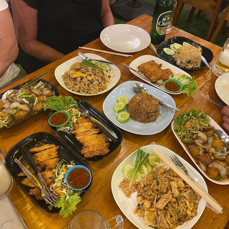 A comida é o item mais elogiado, porém há muitas preocupações com a atitude dos funcionários