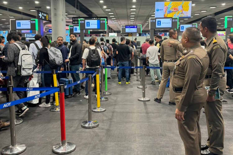 A imigração de Bangkok pode ficar lotada durante os horários de pico e a alta temporada