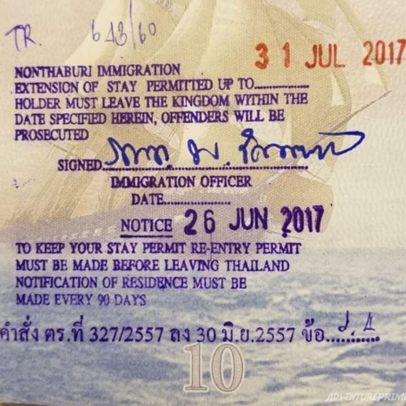 Exemplo de carimbo oficial após a aprovação da sua prorrogação de contrato pelo escritório de imigração tailandês