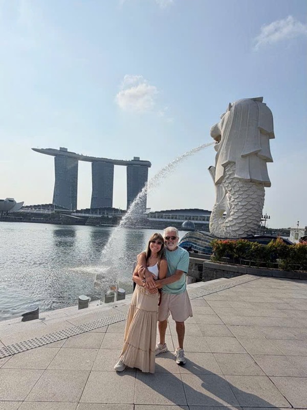mundo guests in singapore