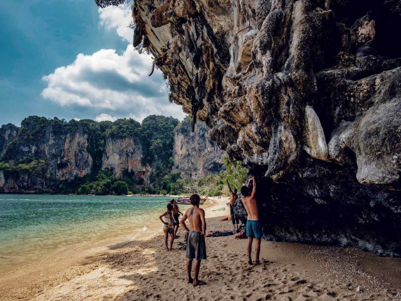 Tonsai Beach: o refúgio dos aventureiros