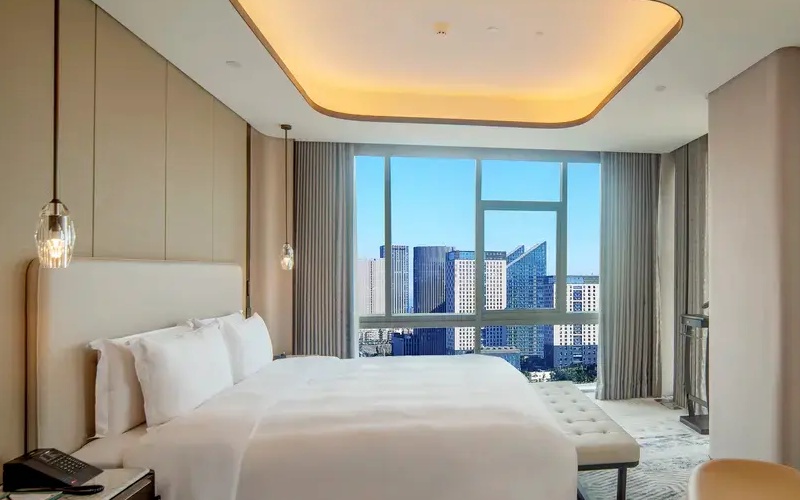 International  Hotel.LuoYang