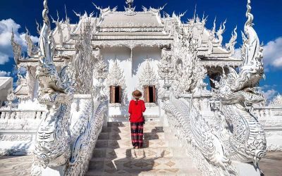 Excursão a Chiang Rai com templo branco e templo azul em português desde Chiang Mai