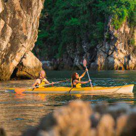Kayak en la bahía de Halong
