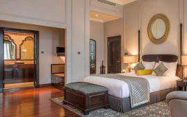 the strand yangon deluxe suite1
