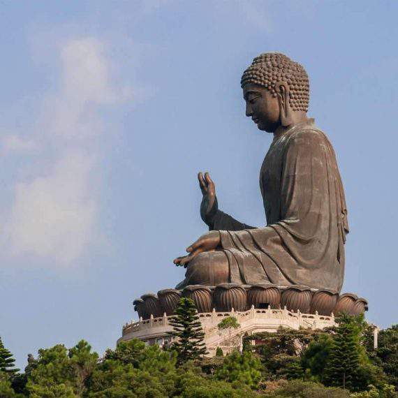 giant buddha in hong kong