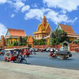 traffic phnom penh cambodia