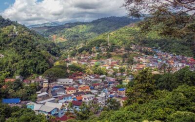 Excursión a Mae Sai con mercado local, fábrica de corte de jade y Cueva de los Peces en español