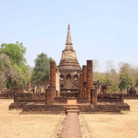Wat Chang Lom Si Satchanalai