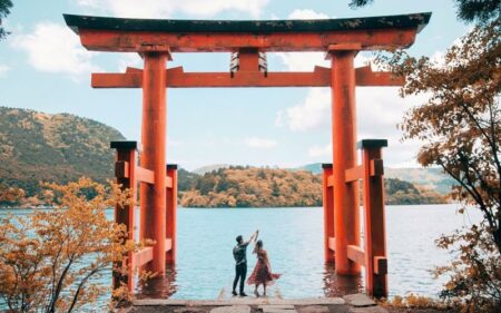 Japão e Tailândia com guia em português.