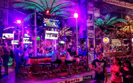 O que fazer em Phuket à noite – 15 experiências imperdíveis na ilha mais vibrante da Tailândia